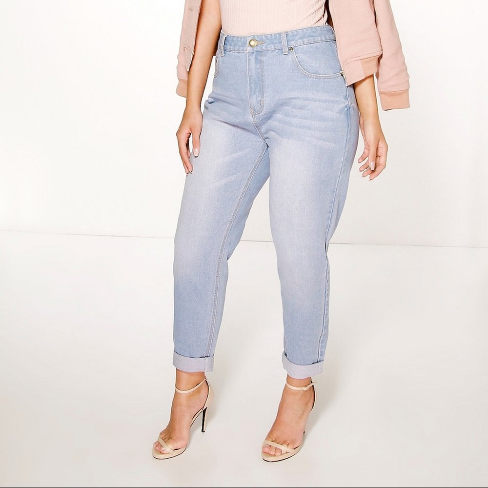 Boohoo High-Waisted Mom Jean